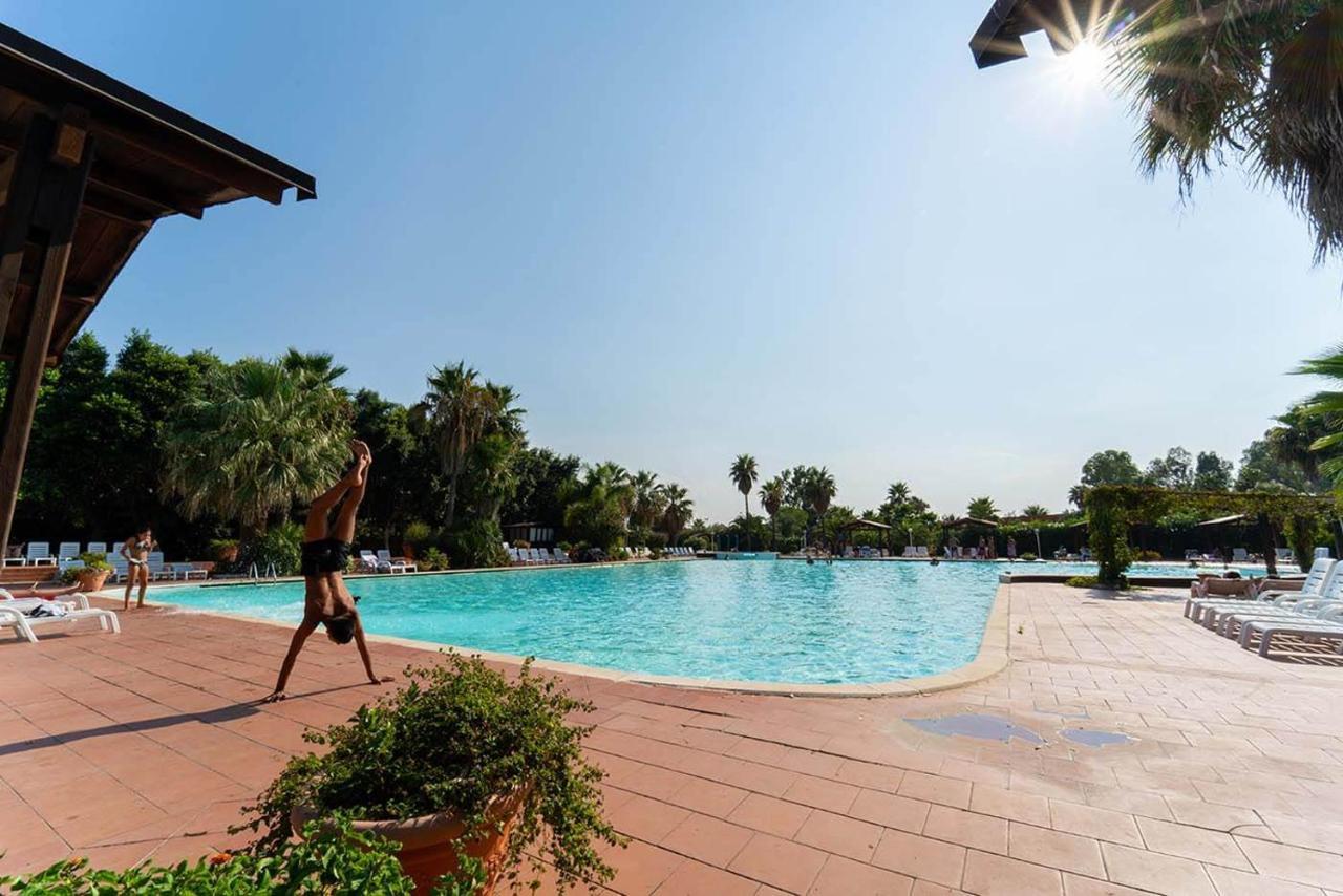 Villaggio Marlusa มารีนา ดี ซีบารี ภายนอก รูปภาพ